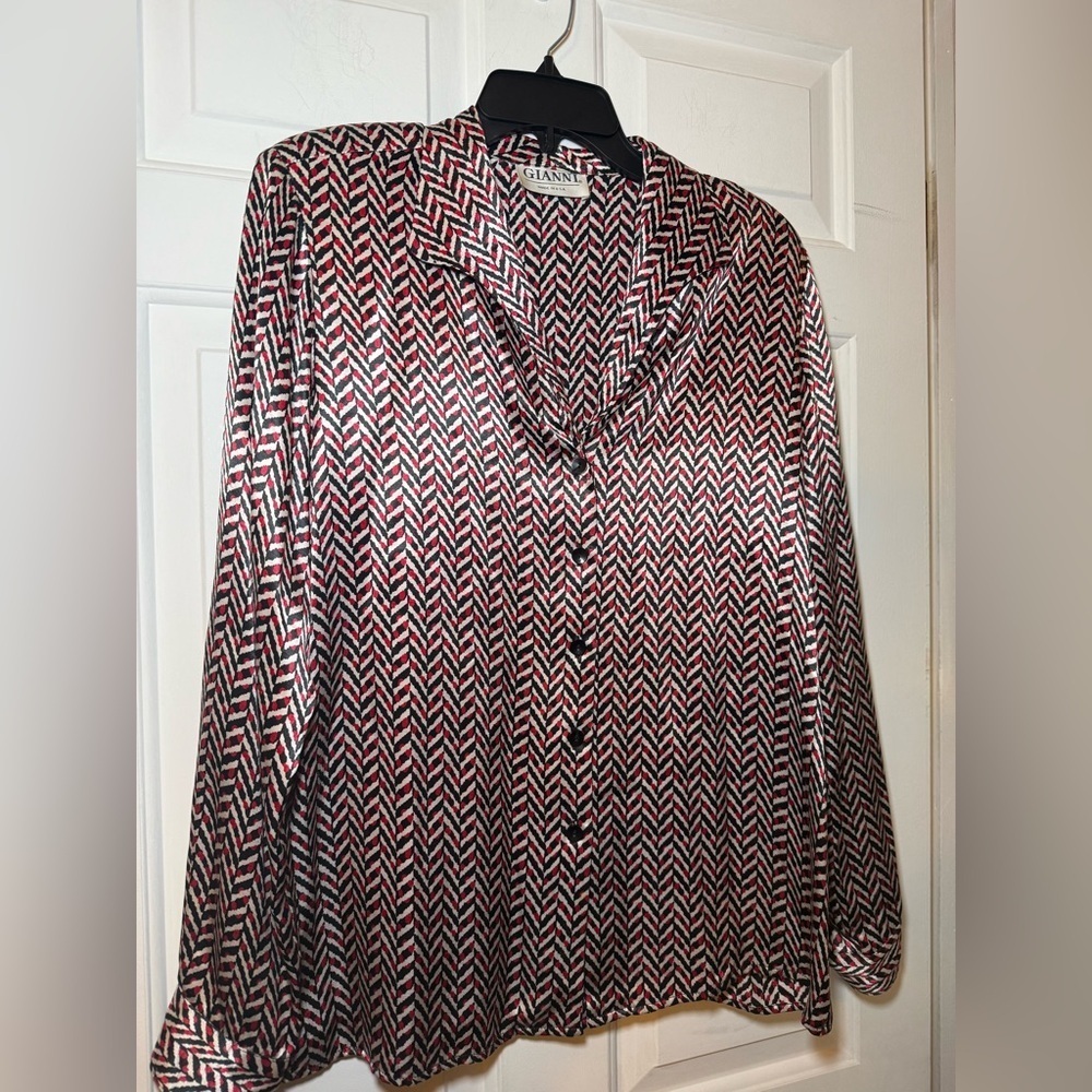 Gianni Vintage Woman’s Red White Black Chevron Print Blouse Size 10 Made In USA